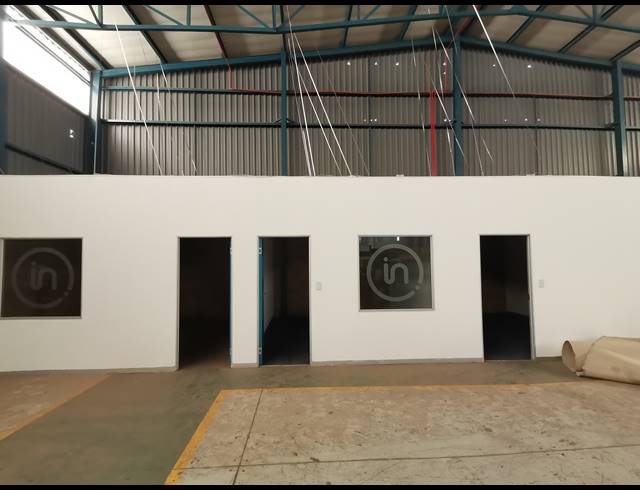 1,726M² WAREHOUSE TO LET IN JET PARK
